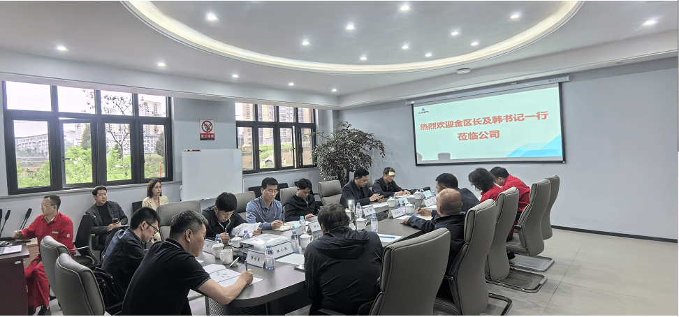 重慶市南川區(qū)政府副區(qū)長金強(qiáng)、中石油昆侖燃?xì)庥邢薰局貞c分公司書記韓文杰 一行領(lǐng)導(dǎo)蒞臨中和燃?xì)庹{(diào)研指導(dǎo)